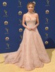 2018. szeptember 17-én Sydney Sweeney a 70. Emmy-gálán kápráztatott el mindenkit ezzel barackszínű, csipkés estélyivel - úgy nézett ki, akár egy Disney hercegnő!