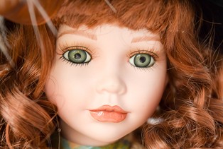 Lalka-szpieg i miś-porywacz? Podłączone do internetu zabawki mogą być bardzo niebezpieczne