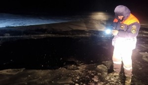 Bajkalsko jezero, upao automobil kroz led