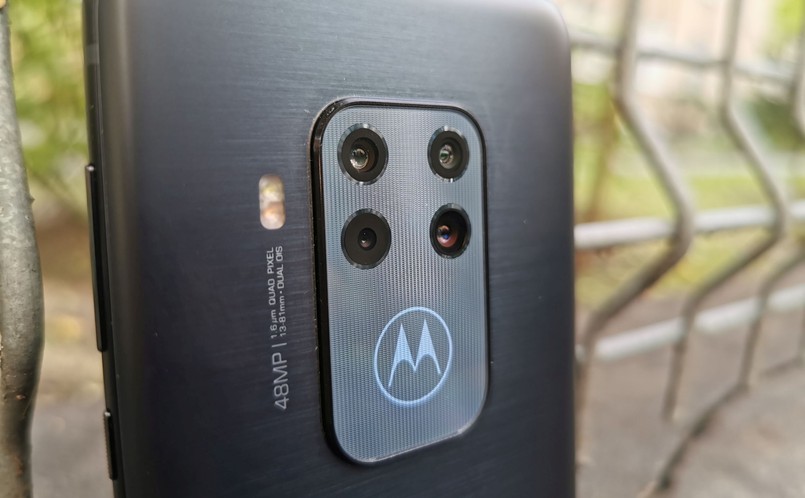 Motorola One Zoom