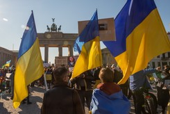 Marsze wielkanocne w Niemczech. Demonstranci w Berlinie apelują: Żadnej więcej broni dla Ukrainy!
