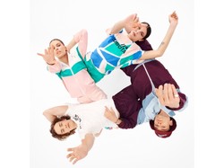 Już nie tylko kultowe klapki! Znana polska marka wypuszcza pierwszą kolekcję ubrań