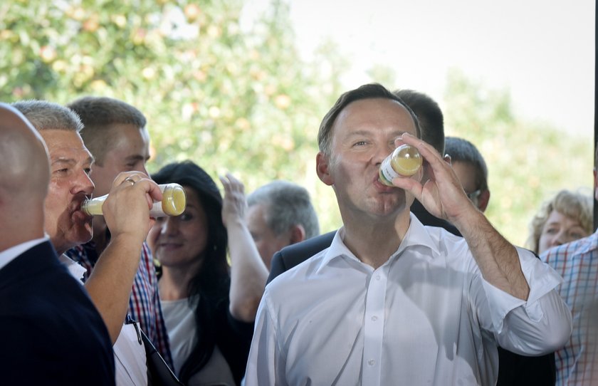 Duda nie wycofuje się z deklaracji "500 zł na dziecko"