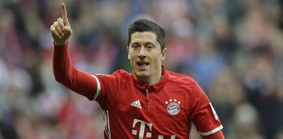 Lewandowski znowu strzela, a Bayern gromi! Rodzinne szczęście go napędza