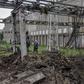 Zniszczenia po rosyjskim ataku w elektrowni w Charkowie