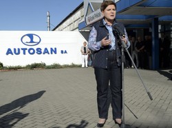 Wpadka w wersji hard: Beata Szydło pokusiła się na ekspozycję talii...