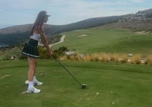 Marija Karan igra golf