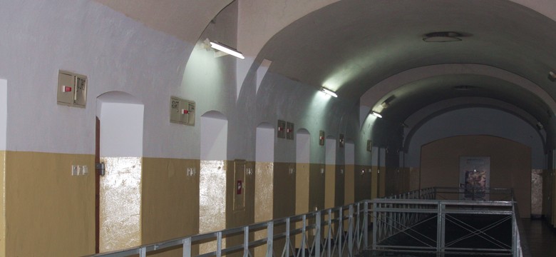 Pozwolili więźniowi zagłodzić się na śmierć. Sąd w Krakowie uchylił wyrok