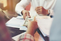 Kolejni przedsiębiorcy dowiadują się, że muszą płacić podatek od przychodów z budynków