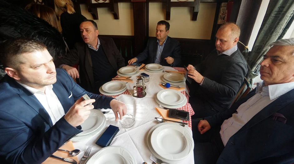 Nikodijević, Antić, Dačić, Vesić i Popović na aukciji