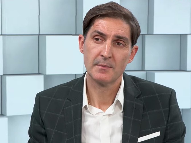 Dr Dejan Čubrilo