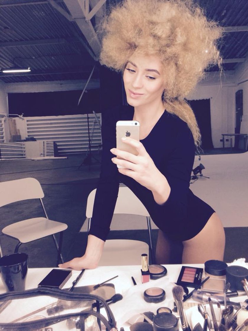 Marcelina Zawadzka z afro na głowie