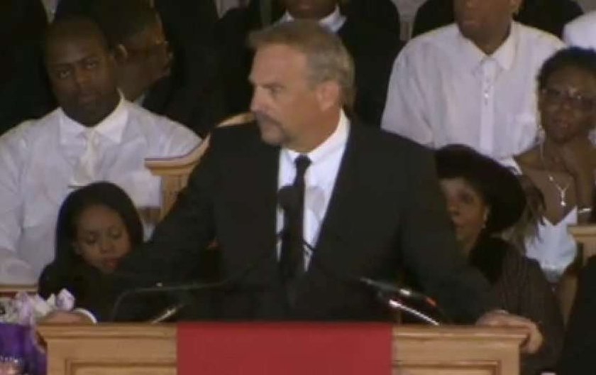 Kevin Costner na pogrzebie Whitney Houston