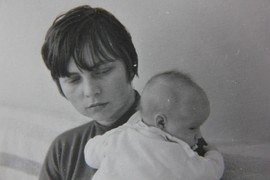 Čim se rodio, majka ga je BACILA U KONTEJNER i nije ga ni pogledala! Čovek koji ga je spasao se razboleo, a napušteni dečak mu je ovako POMOGAO i ceo svet mu se divi