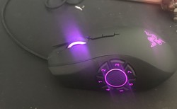 Oto Razer Naga Hex v2. To prawdopodobnie najlepsza mysz do gier MOBA [RECENZJA]