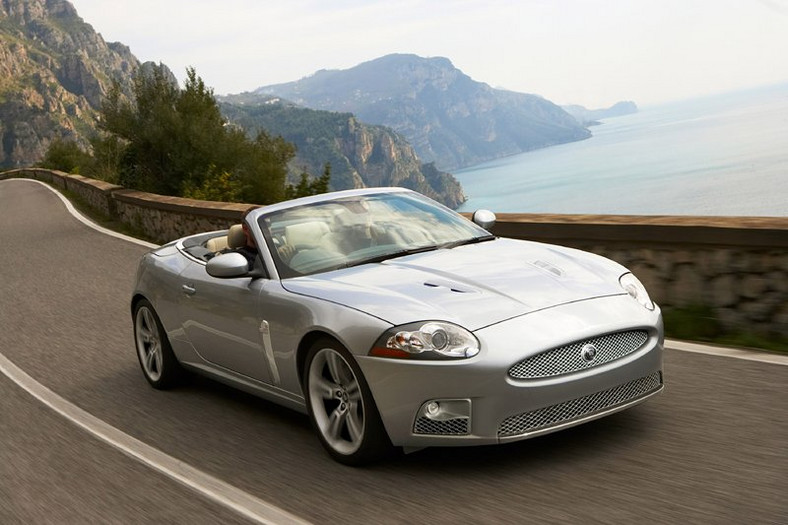 Nowy Jaguar XKR: wściekły kotek