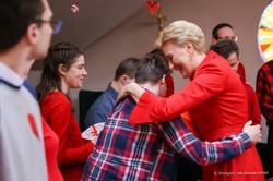 Czerwona suknia i tańce. Tak Pierwsza Dama spędziła Walentynki [FOTO]