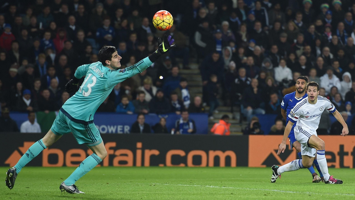 Riyad Mahrez i Jamie Vardy robią furorę na Wyspach. W poniedziałek odprawili z kwitkiem mistrzów Anglii Chelsea (2:1). Nic dziwnego, że 24-letnim Algierczykiem interesują się wielkie kluby, a sam piłkarz porównywany jest do Leo Messiego.