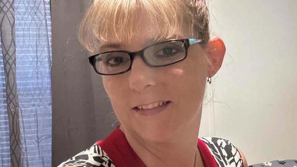 Jessica Folds bola uškrtená partnerom. 