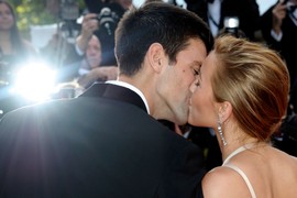 Slavio je 24. rođendan i pred celim svetom LJUBIO ŽENU SVOG ŽIVOTA: Ovako su Novak i Jelena Đoković pre 14 godina izgledali na Kanskom festivalu