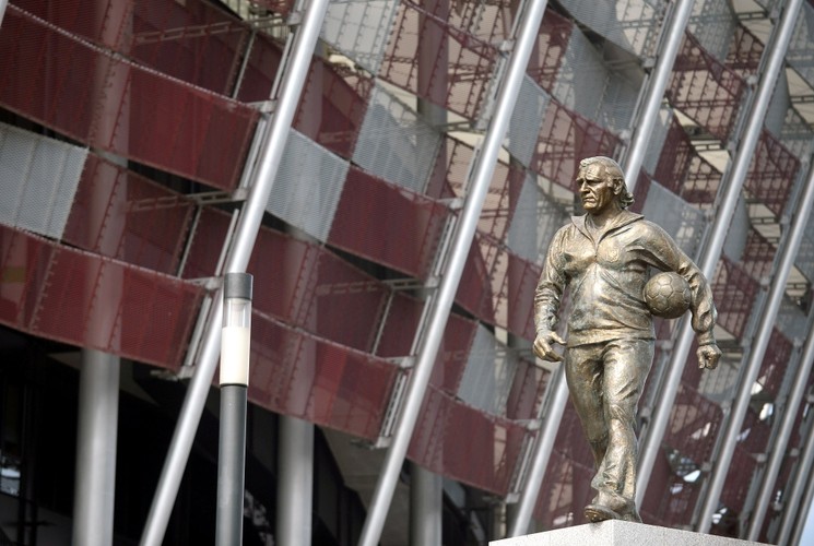 Przed Stadionem Narodowym odsłonięto pomnik Kazimierza Górskiego