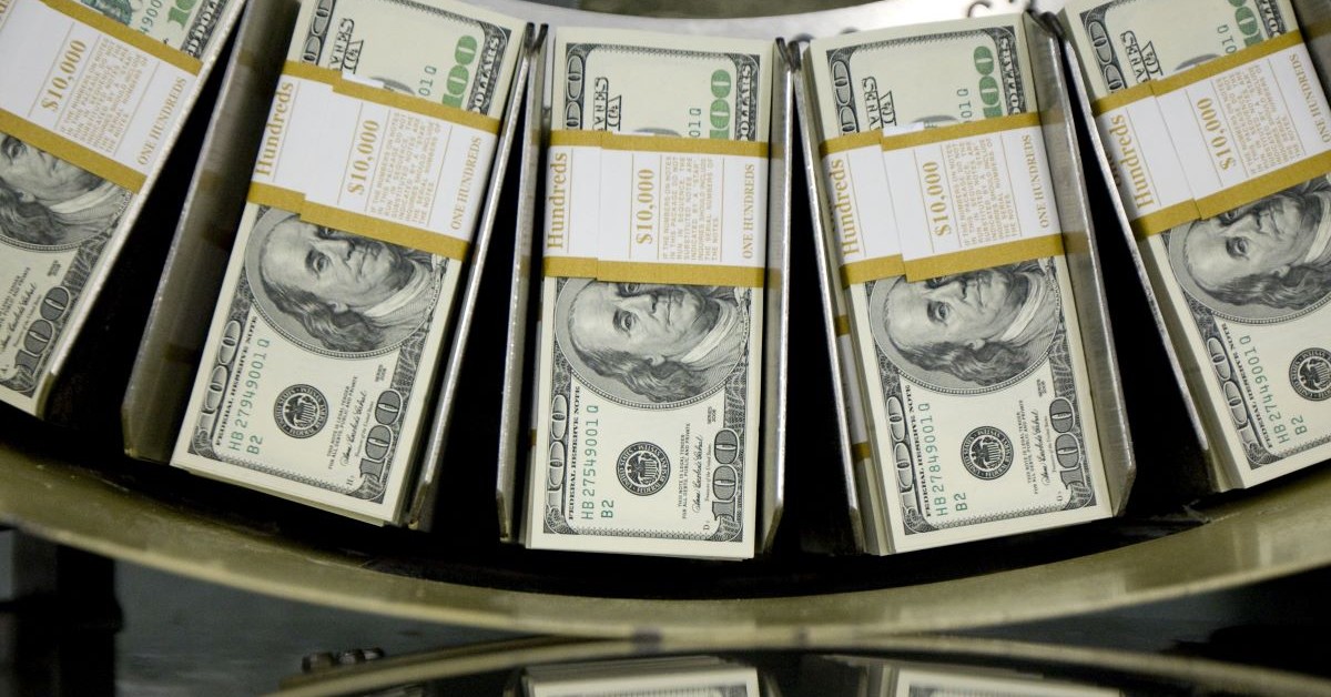 Trump osłabia dolara. Amerykańska waluta traci zaufanie inwestorów i status globalnego lidera