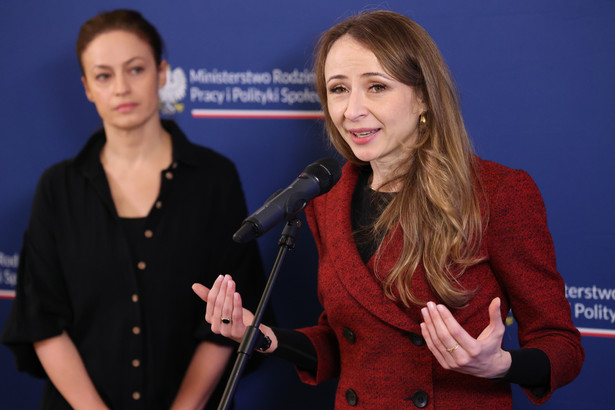 Minister Rodziny, Pracy i Polityki Społecznej Agnieszka Dziemianowicz-Bąk założycielka Fundacji Ukochani Magdalena Różczka