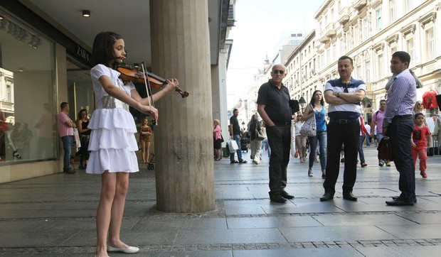 610715_ulicni-zabavljaci090515ras-foto-petar-dimitrijevic65