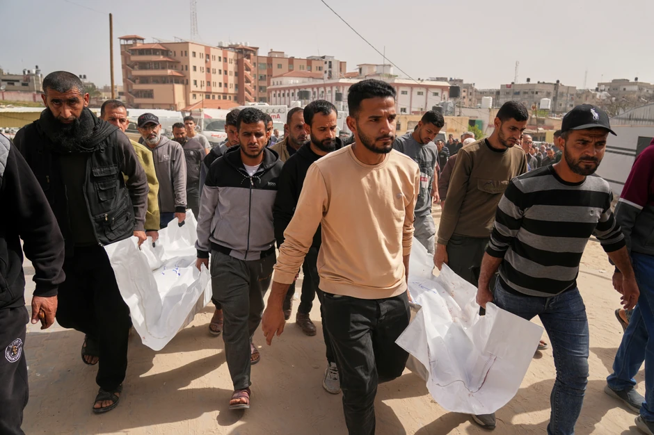 Sahrana stradalih u izraelskim napadima u Kan Junisu 6. aprila