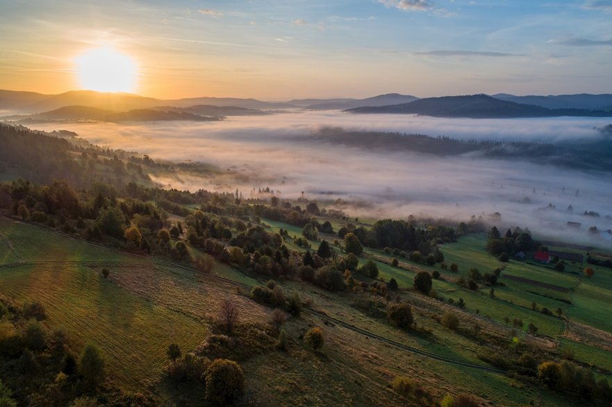 Widok z Ochodzity na Beskid Śląski