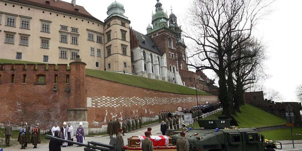 Czekają na zwrot kosztów pogrzebu prezydenta