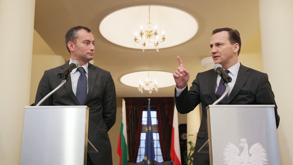 Szef MSZ Radosław Sikorski uważa, że w interesie Rosji jest, aby jak najszybciej doszło do ugody w sprawie skargi katyńskiej złożonej do Europejskiego Trybunału Praw Człowieka. Dodał, że "rozmywanie" tej kwestii źle wpłynie na wizerunek Rosji, jako państwa prawa.