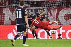 Liga Mistrzów: Gole Lewandowskiego i Krychowiaka. Real poległ w Paryżu [WIDEO]