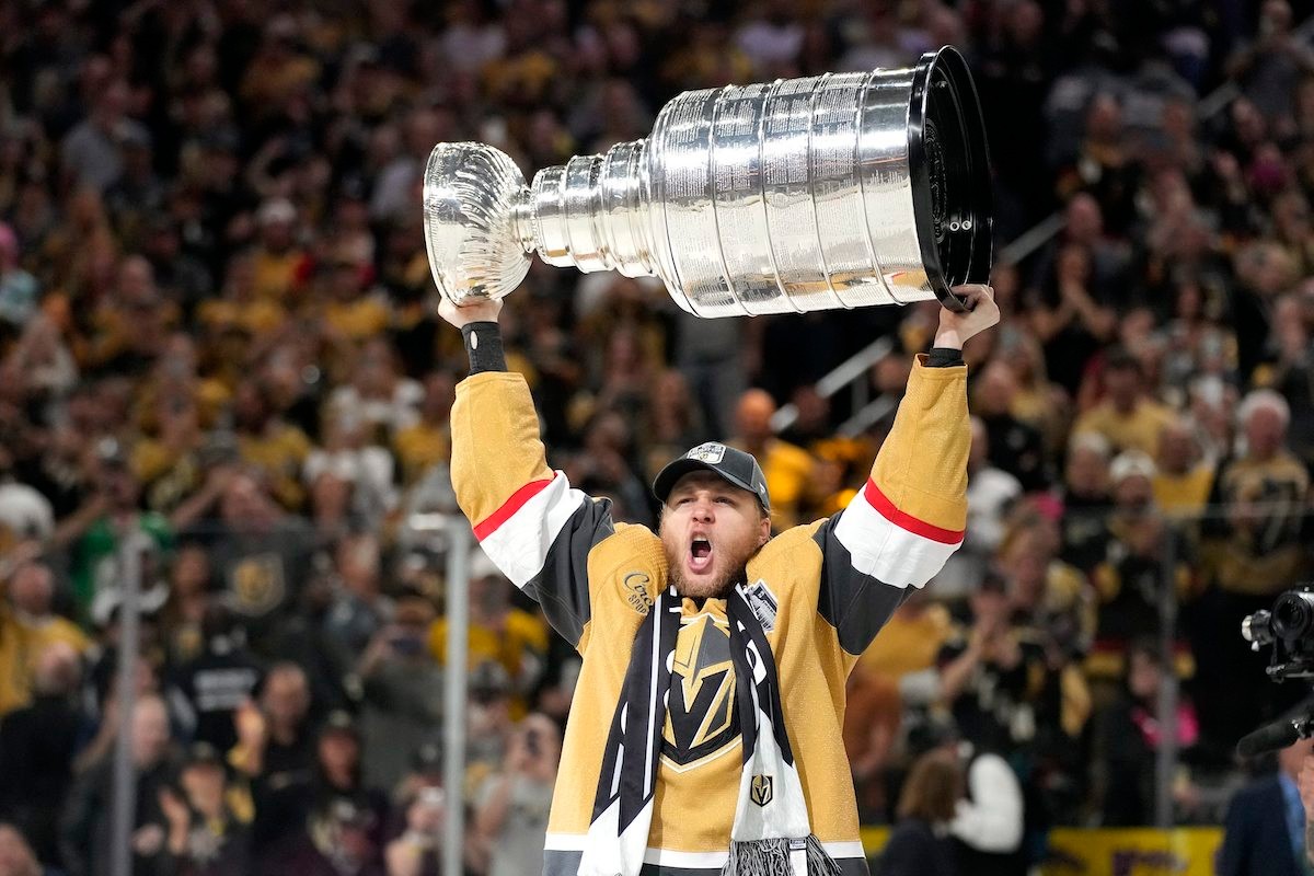NHL finále: Vegas Golden Knights - Florida Panthers.