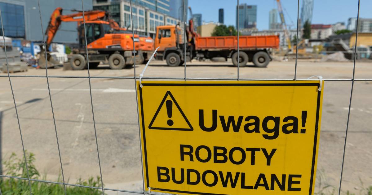 Wojna dewelopera z przedsiębiorcą. W ruch poszły nawet dźwigi