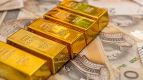 Cena złota 12 listopada 2025. Uncja po 4 108 USD, rynek reaguje na decyzje z USA i Fed