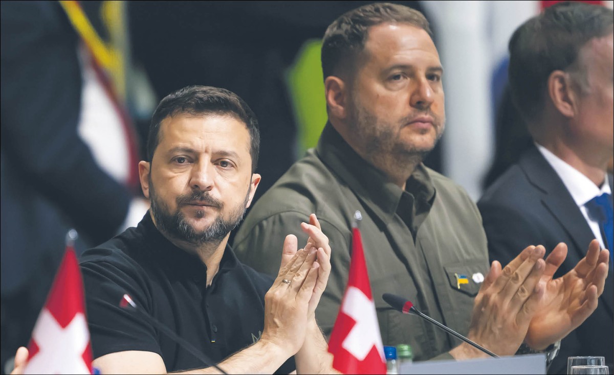 Prezydent Wołodymyr Zełenski i szef jego biura Andrij Jermak