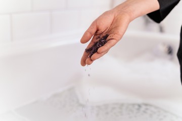 Fürdősó kisokos: mit használjunk, és mit kerüljünk?