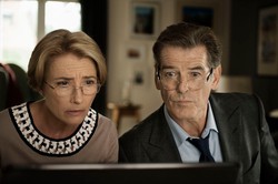 Pierce Brosnan i Emma Thompson w geriatrycznej idylli [ZDJĘCIA]