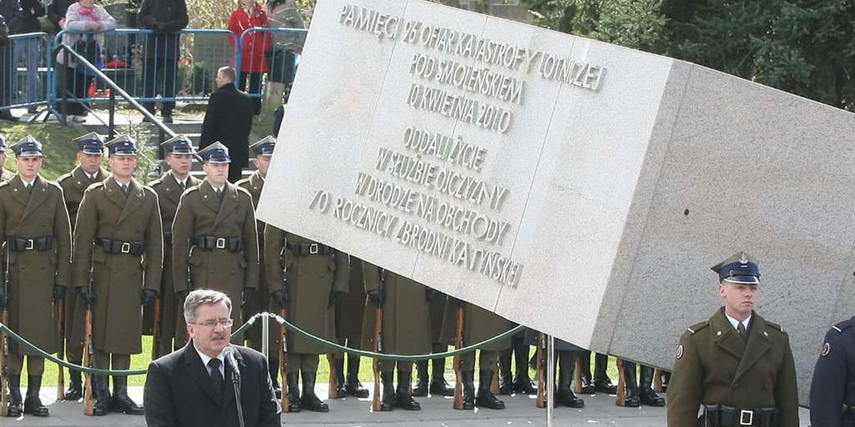 prezydent, Bronisław Komorowski, powązki, pomnik, katastrofa, rocznica