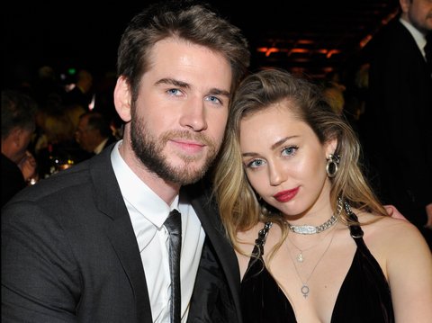 However, it didn't take long before speculations of Miley Cyrus cheating on Liam started hitting the Internet. The multi talented star came out to deny the cheating allegations levelled against her.