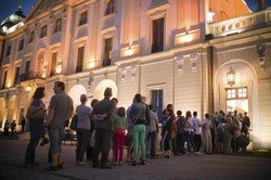Noc Muzeów, noc kolejek. Zobacz wideo z Warszawy!