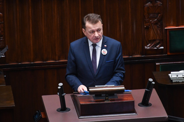 Sejm debatuje nad wotum nieufności wobec ministra kultury. Błaszczak: "Pan jest tchórzem"