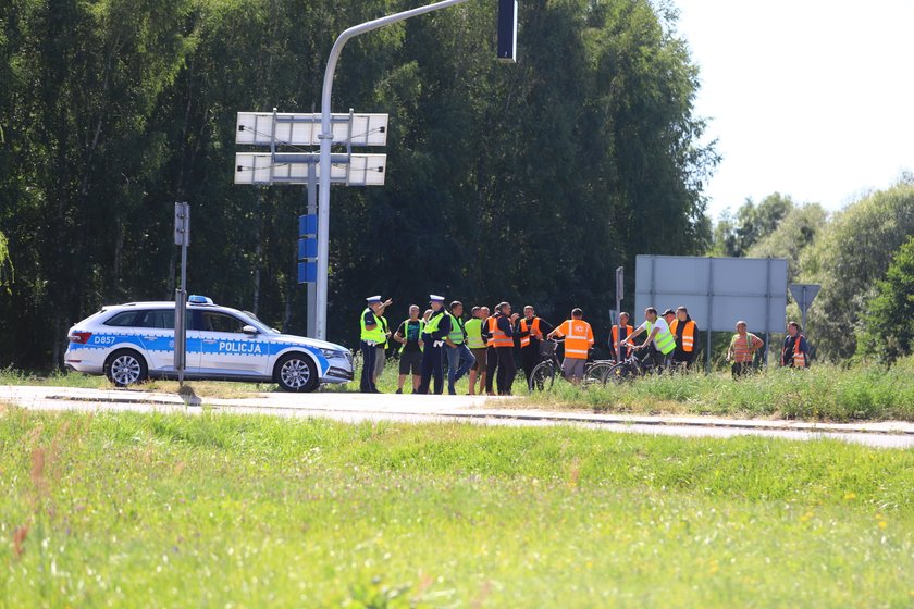 Kierowcy chcą, żeby Ukraińcy skrócili kolejki dla pustych ciężarówek. W proteście zablokowali przejście w Dorohusku. Puszczamy jedno auto na godzinę