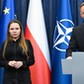 Od lewej: Romualda Wąsik, Barbara Kamińska i Andrzej Duda podczas oświadczenia prezydent RP o wszczęciu postępowania ułaskawieniowego wobec Mariusza Kamińskiego i Macieja Wąsika.