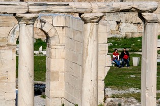 Reportaż z Grecji - Akropol pogrążony w kryzysie