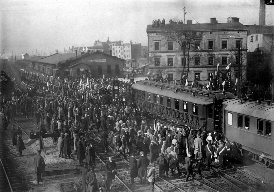 Katowice, październik 1924. Przewiezienie prochów Henryka Sienkiewicza ze Szwajcarii do Polski