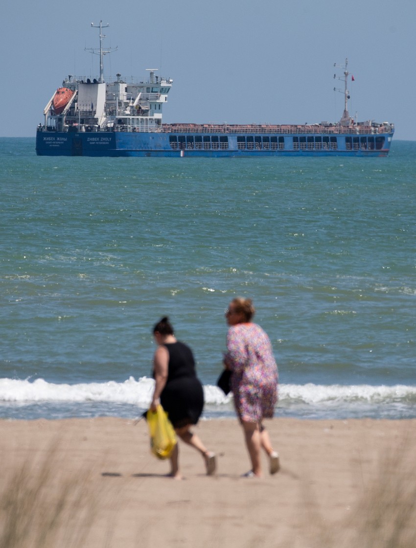 Brod "Žibek Žoli" usidren kod turske luke Karasu