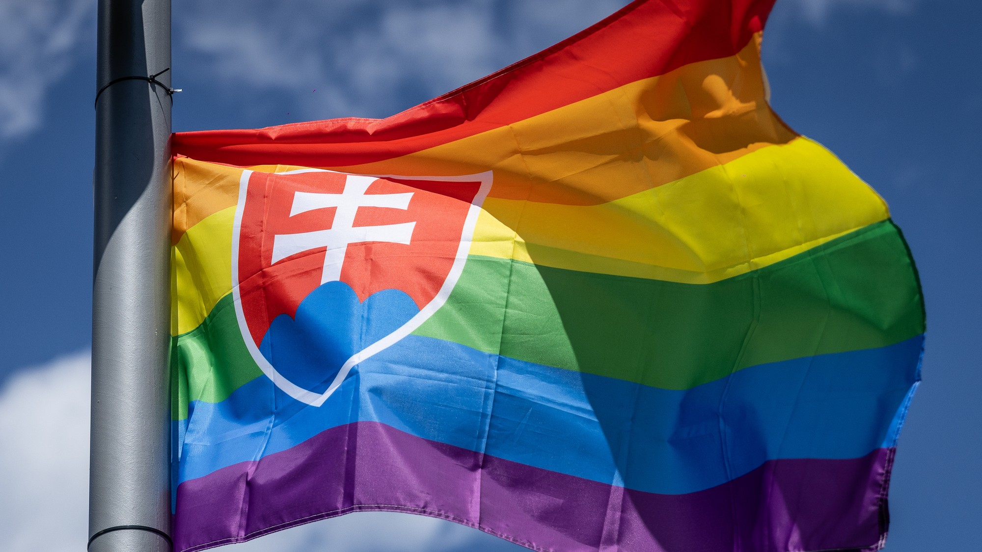 Dúhový Pride v Bratislave na Námestí slobody 19. 7. 2025