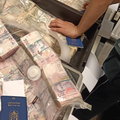 Ukraińscy milionerzy złapani na lotnisku. Z bagażu gotówka aż się wysypywała